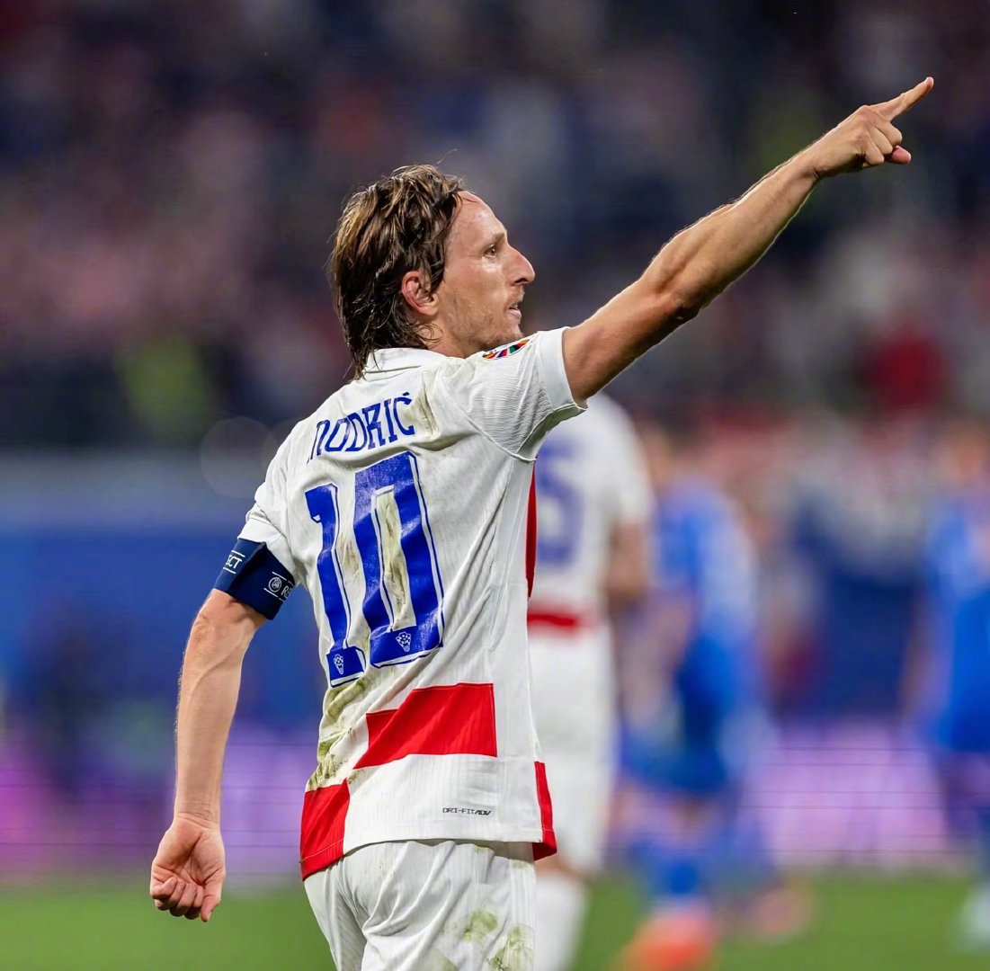 米兰吃老将红利上瘾！力邀41岁老臣回归，曾是马尔蒂尼接班人